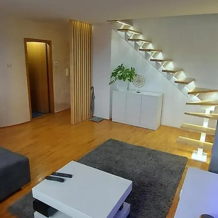 Skyloft Διαμέρισμα Ni